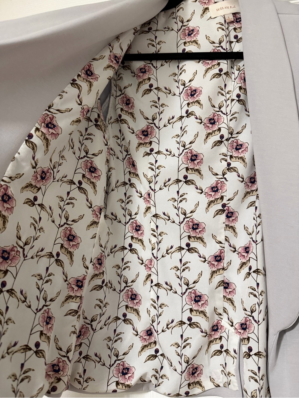 Skies Are Blue Light Gray Shawl Collar Blazer with Floral Lining - Picture 2 of 4